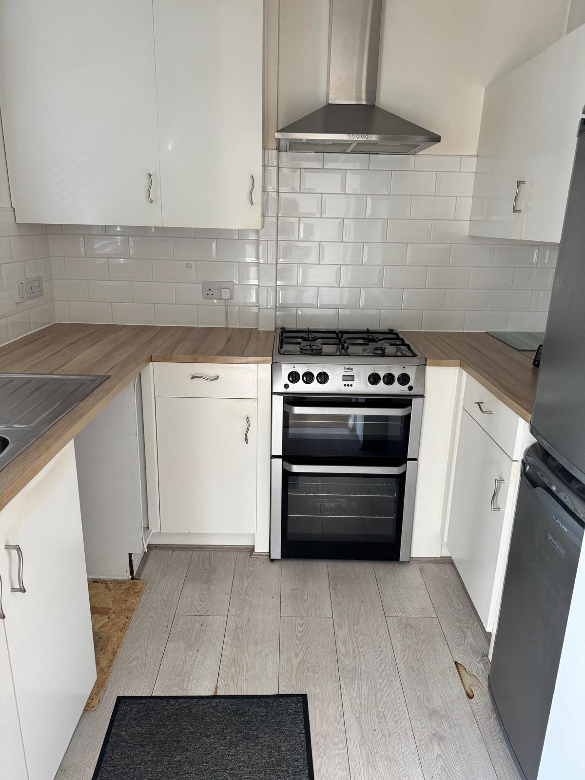3 Bed End Terraced House, IG8