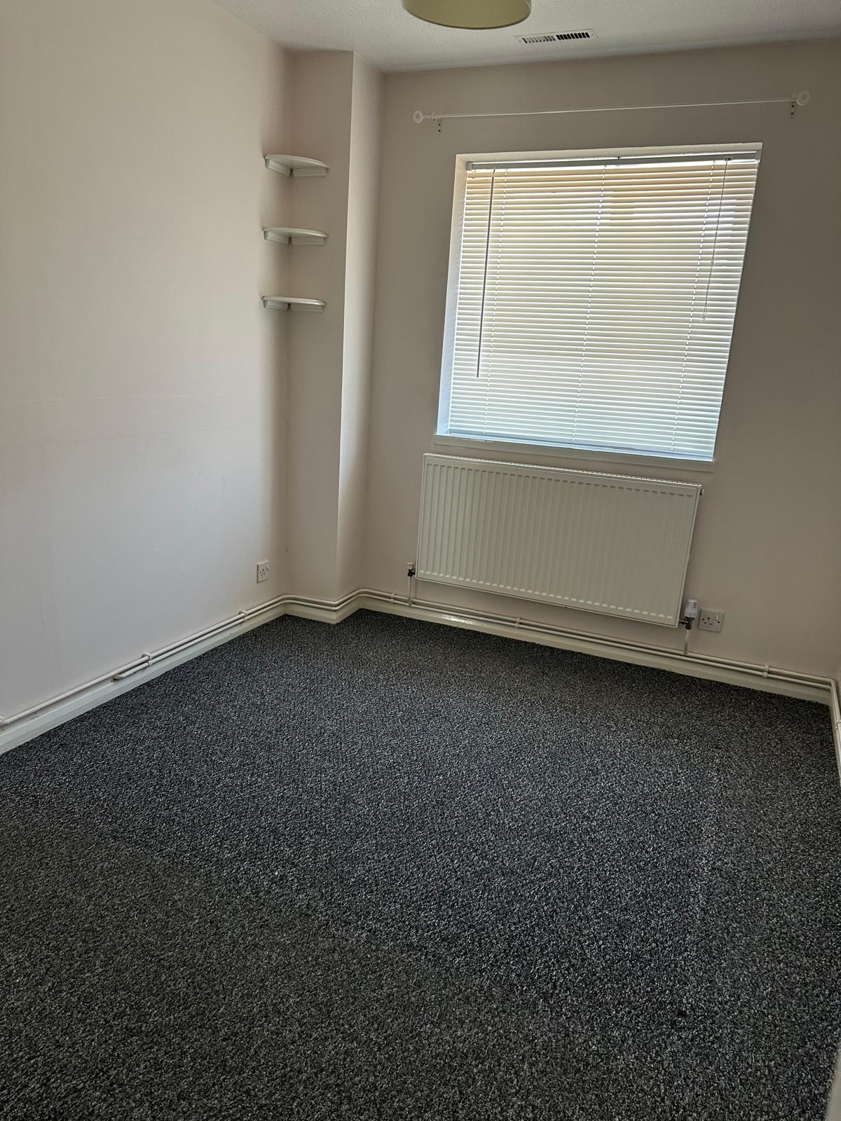 3 Bed End Terraced House, IG8